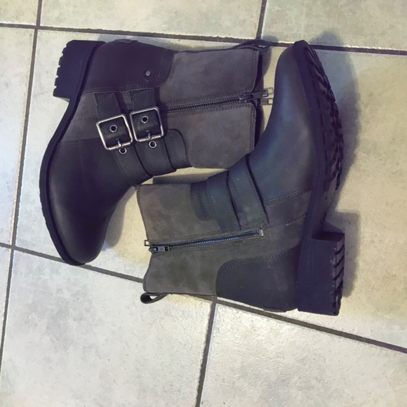UGG “Wilde” leather waterproof Moto biker buckle boots - Picture 13 of 16